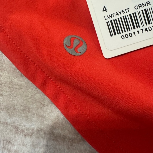 Lululemon Speed Up shorts 4” size 4 carnation red brand new - Picture 6 of 8